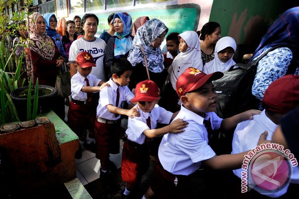印尼國民教育由國小至高中幾乎都是半天課程，讓學生課後能自由探索與玩耍。   圖：GWO提供