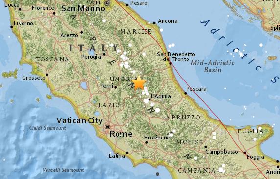 義大利中部佩魯賈（Perugia）附近於當地時間淩晨3時30分（台灣時間24日上午9點半）發生6.2強震，地震深度僅10公里。   圖：USGS網站（http://earthquake.usgs.gov/）