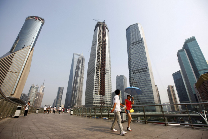 《金融時報》25日分析報導指出，中國幾近「無利可圖」的局面，投資人必須另尋出路。圖為上海。     圖片來源：達志影像/路透社資料照片