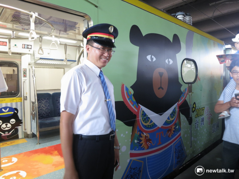 交通部觀光局與台鐵局2015年合作推出OhBear微笑觀光列車，廣受好評，今年加碼，投入南部地區服務。
   圖：呂佳峻/攝