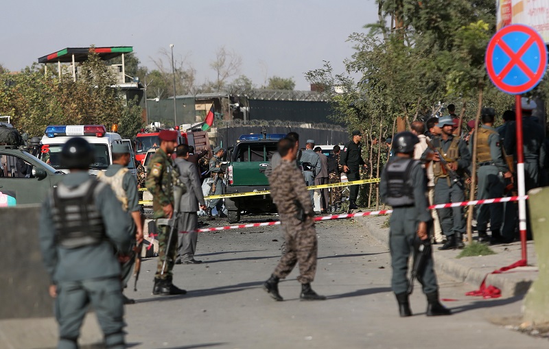 阿富汗首都喀布爾（Kabul）5日在國防部附近發生兩起自殺炸彈爆炸案，目前已知造成24人喪生和91人受傷。   圖片來源：達志影像/美聯社