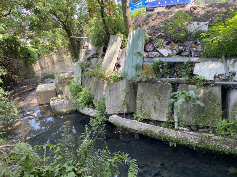 汐止橫科溪護岸修復工程（施工前）。   圖：新北市水利局提供