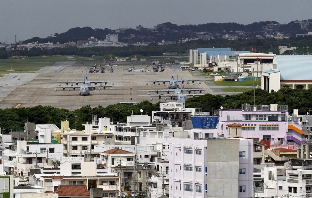 日本普天間機場，上面停有多架美國軍機。   圖 : 翻攝自環球網