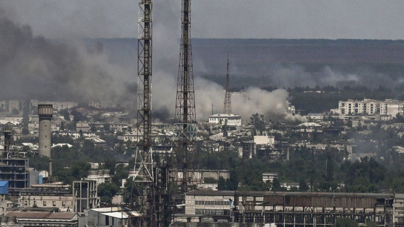 盧甘斯克地區軍事管理局局長表示，阿佐特化工廠（Azot Chemical Plant）的戰鬥仍在持續。   圖：翻攝 Serhiy Hayday推特 (資料照)