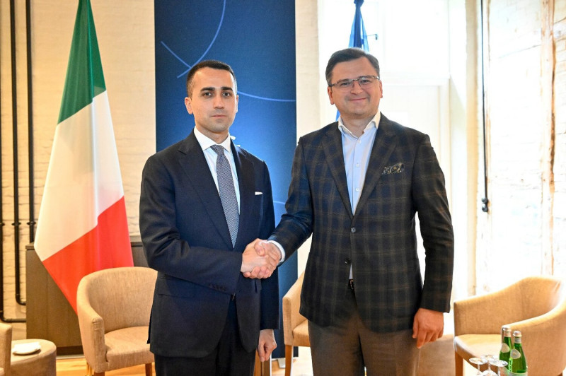 義大利外交部長迪馬尤（Luigi Di Maio）、烏克蘭外交部長庫列巴（Dmytro Kuleba）。   圖:Luigi Di Maio推特