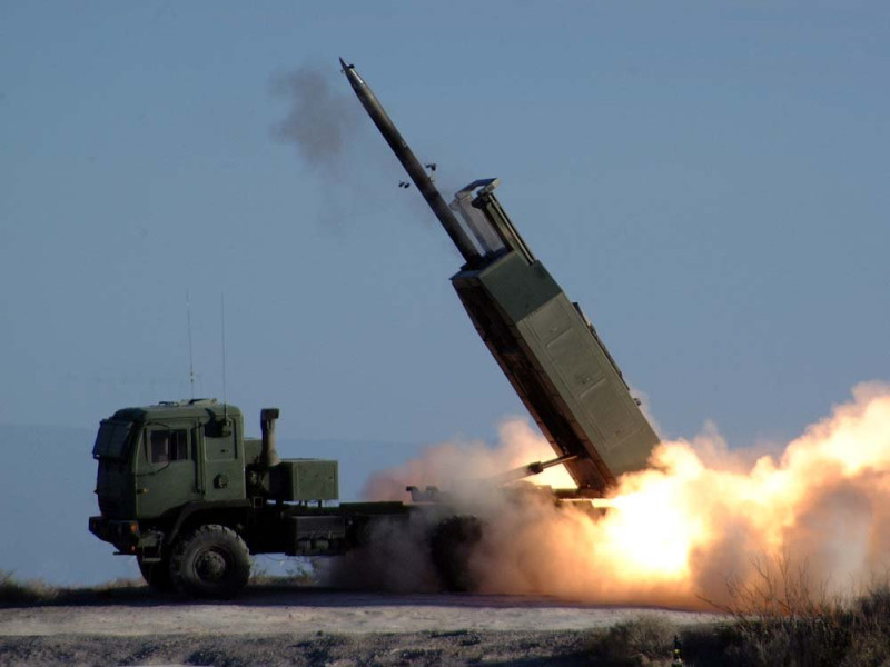 美國提供烏克蘭包括多套M142高機動性多管火箭系統（簡稱「海馬斯」 ）已抵達烏克蘭前線。   圖：翻攝推特