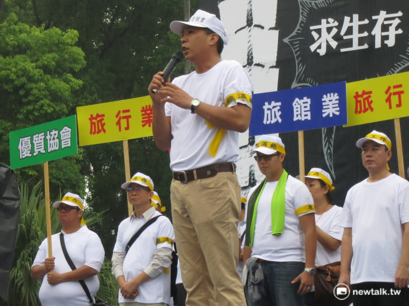 中華民國遊覽車客運商業同業公會全國聯合會理事長魯孝亞說，這一仗絕不是為了自己，是為了台灣的觀光產業永續發展。   圖：呂佳峻/攝