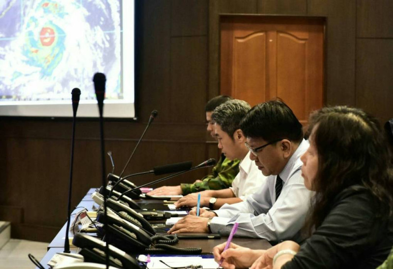 屏東縣長潘孟安13日下午主持莫蘭蒂颱風第一次防颱整備工作會報。   圖：屏東縣政府提供