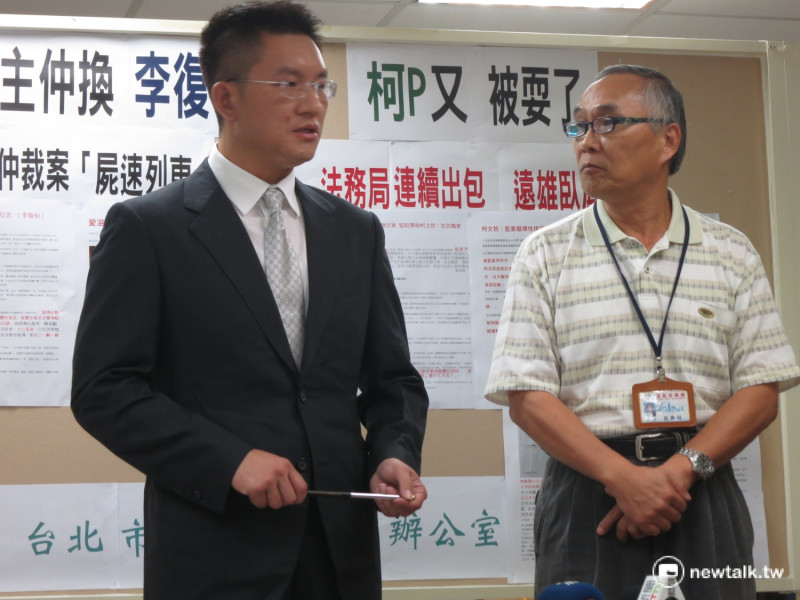 民進黨台北市議員童仲彥（左）26日透過臉書宣布，將即日起退出民進黨。   圖：新頭殼資料照片