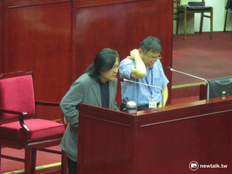 國民黨台北市議員汪志冰20日爆料，指控都發局長林洲民8月曾在局務會議內，稱議會10位議員內，他有9位都瞧不起，引發眾議員不滿。   圖：呂佳峻/攝