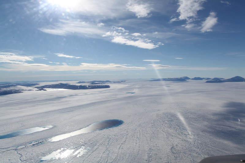 俄亥俄州立大學學者利用GPS估量發現，格陵蘭(Greenland)一年的融冰量相當於5萬座帝國大廈重。   圖：翻攝自俄亥俄州立大學官網