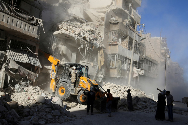 阿勒坡（Aleppo）遭遇敘利亞內戰5年來最強烈的空襲轟炸。   圖：達志影像/路透社