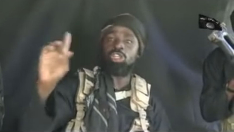 1支疑似博科聖地發布的影片，自稱是首腦席考的男子激動地駁斥奈及利亞軍方重傷他的消息。   圖：翻攝YouTube