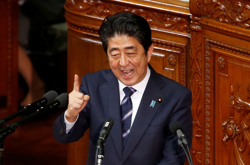 日本26日召開臨時國會，日本政府和執政黨表示將加速推行「安倍經濟學」，並且將盡全力通過016年度第二次補充預算案及跨太平洋夥伴關係協定（TPP）。   圖：達志影像/路透社