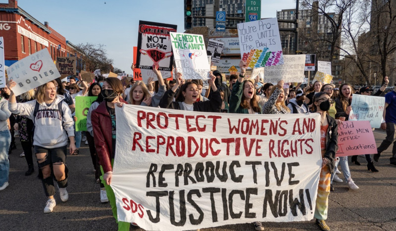 美國近日因墮胎權保障引發民眾上街抗議。   圖:翻攝自推特 Sigal Photos @PhotosSigal