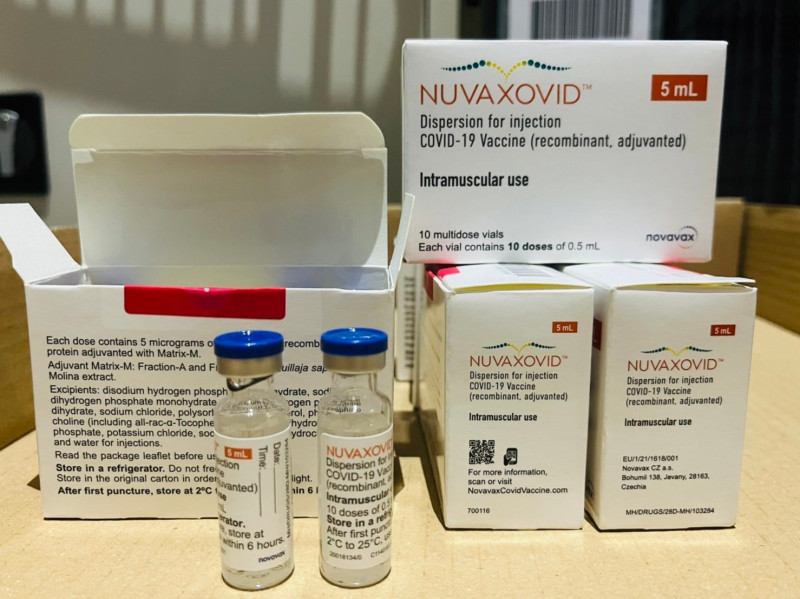 疾管署呼籲民眾儘速施打新冠XBB疫苗，現在除了莫德納之外，還有Novavax也於今日開放接種。（Novavax疫苗示意圖)   圖：屏東縣政府提供
