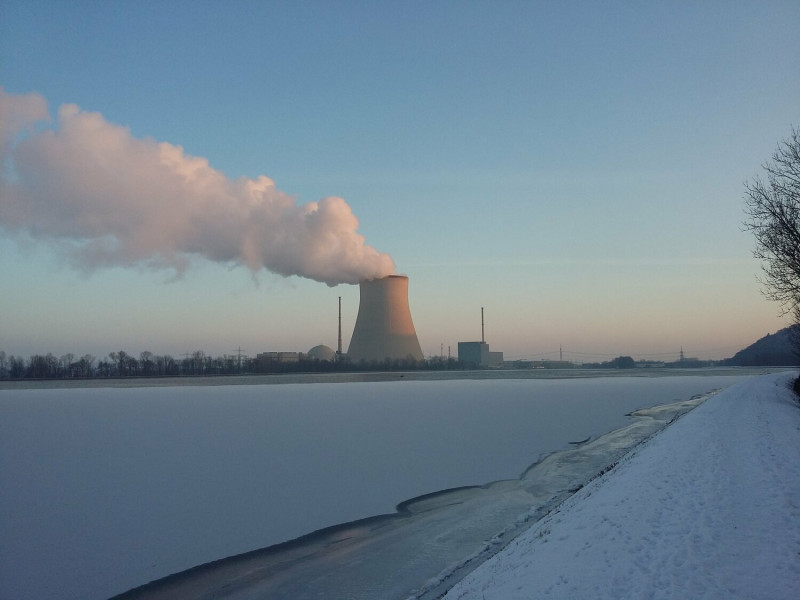 歐洲議會6日通過將核能、天然氣納入永續能源類別，環盟批背離永續發展理念且無助於減碳。（圖為德國核電廠伊薩2號）   圖：取自twitter.com/PreussenEl（資料照）