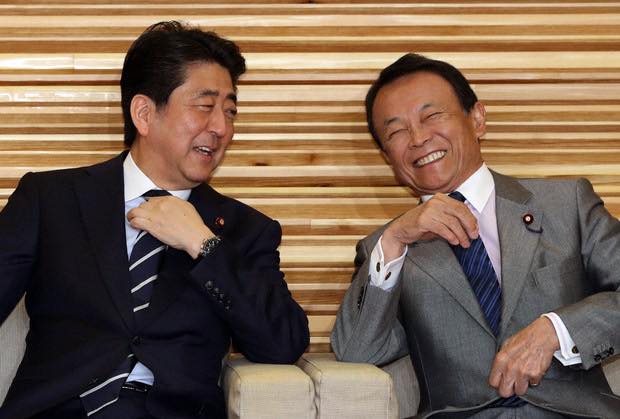 安倍及麻生聯手為日本政壇帶來安定。   圖：翻攝自矢板明夫 臉書