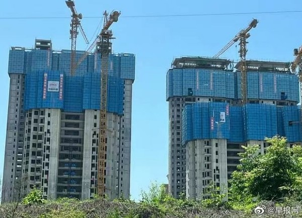 中國房市先前面臨「停債」危機，多處建案停工形成爛尾樓。   圖：翻攝自微博（資料照）