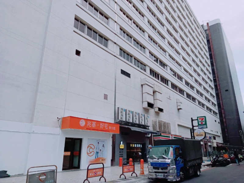 兆基好宅(敦北館)外觀，位於台北市南京東路三段335巷內。   圖：國家住都中心提供