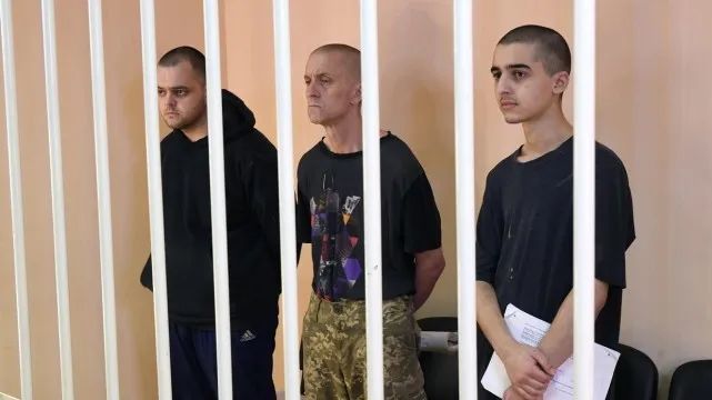 將被頓內茨克法院判處死刑的三名外籍軍人。   圖:翻攝自環球網