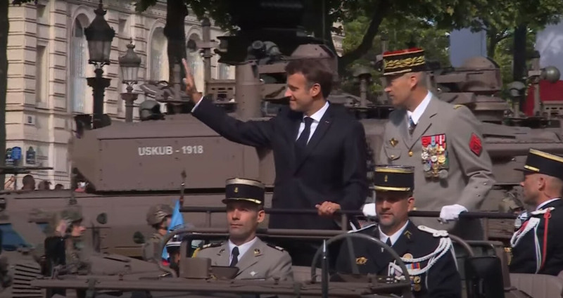 法國總統馬克宏出席巴士底日閱兵儀式。   圖:截自愛麗舍宮閱兵直播