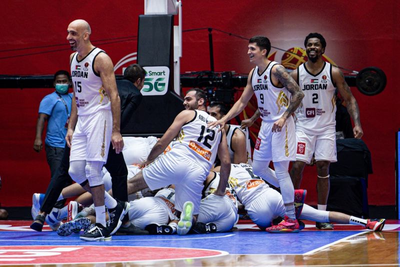 中華隊遭絕殺，約旦開心慶祝。   圖/取自FIBA官網