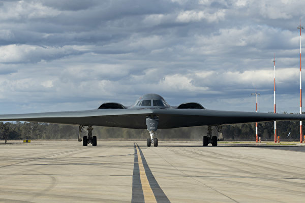 2022年7月10日，美軍的B-2 Spirit隱形轟炸機部署到澳洲的皇家空軍安伯利基地（RAAF Base Amberley）。   圖：翻攝自美國印太司令部（資料照）