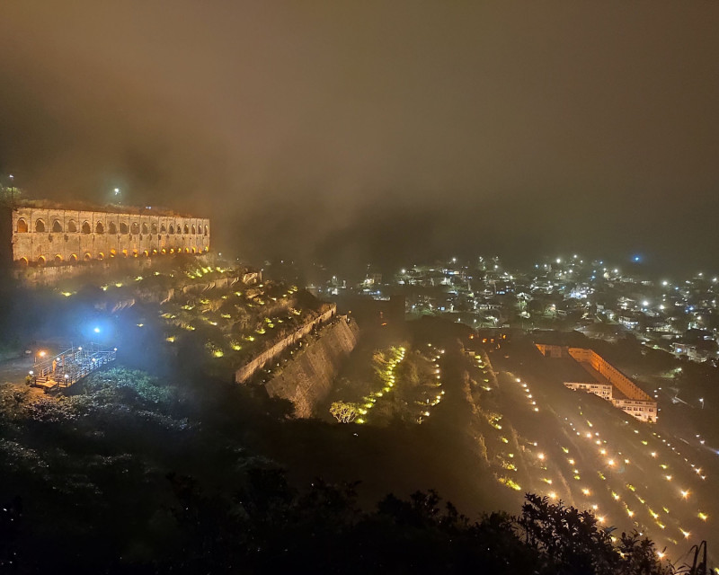 8月6日將登場的「鎏金時尚夜」以點燈的十三層遺址為展演背景，氣勢磅礡。   圖：新北市立黃金博物館提供