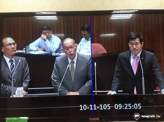 行政院長林全、外交部長李大維（左圖右）11日赴立法院備詢。   圖：呂佳峻/攝