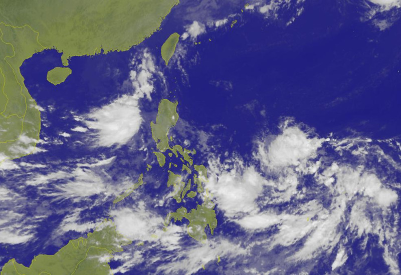 氣象專家吳德榮11日於「洩天機教室」撰文表示，13日（週四）、14日（週五）可能有颱風在菲律賓東側生成，提醒民眾留意。氣象局則表示，菲律賓東方海面的對流雲系有成為颱風的可能，但目前尚未組織，未來需要持續觀察。圖為氣象局11日中午12時的Himawari8紅外線雲圖。   圖：翻攝中央氣象局網站