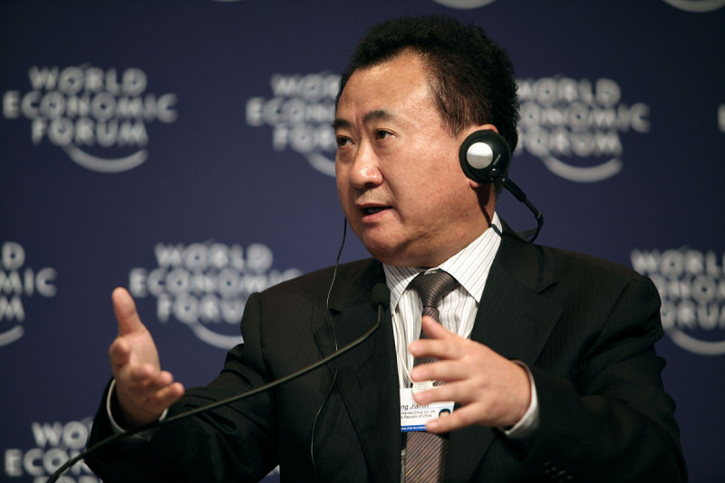 61歲萬達集團董事長王健林再度蟬聯中國房地產首富，也是第6次成為中國地產首富。   圖：翻攝自維基百科。