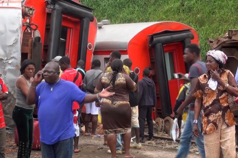 喀麥隆21日發生火車出軌的意外，造成至少55死的慘劇。   圖：達志影像/美聯社