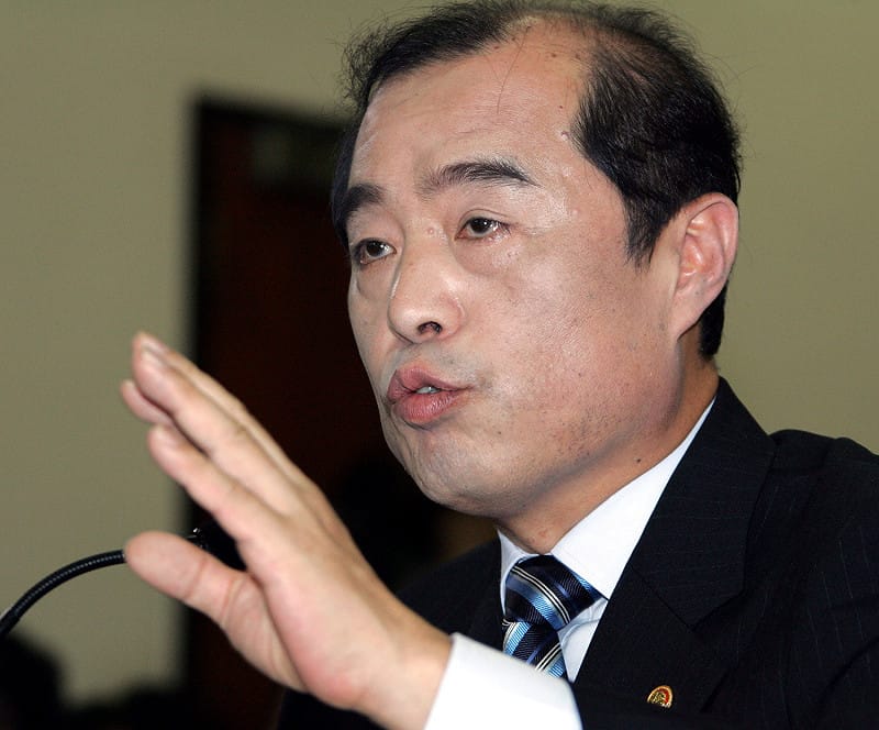 韓國總統朴槿惠2日任命曾在盧武鉉政府擔任總統府政策室主任及副總理、現任大學教授的金秉准為新任總理。   圖：達志影像/路透社