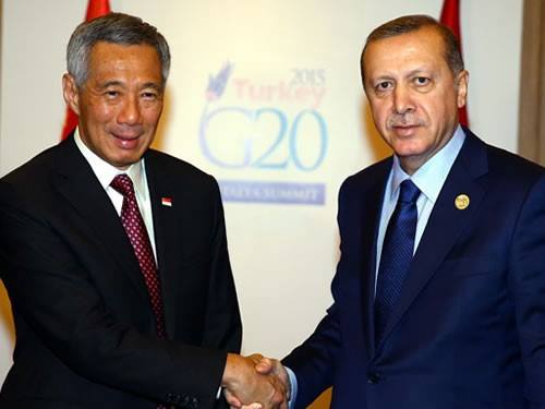 土耳其總統艾爾段（右）首次登上新聞自由公敵榜，新加坡總理李顯龍（左）也是榜上有名。   圖：翻攝艾爾段臉書