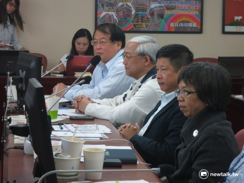 台北市議會財政建設委員會3日上午舉行「籌組新農產運銷公司可行性評估報告」。   圖：呂佳峻/攝