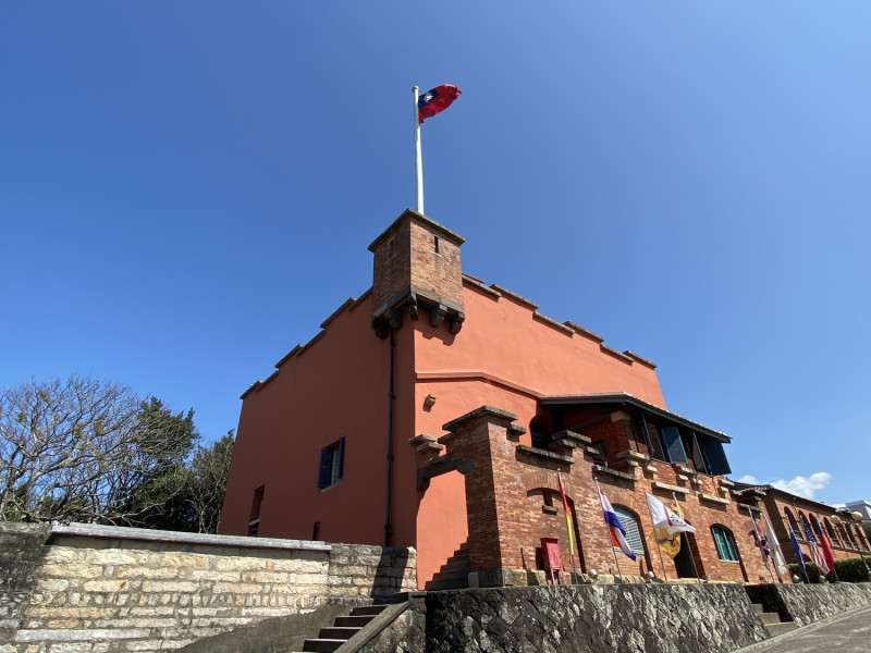 淡水古蹟博物館將於7月30日在淡水紅毛城舉辦「光音淡水－古堡DJ夜店趴」。   圖：淡水古蹟博物館提供