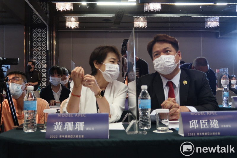 台北市副市長黃珊珊與民眾黨立委邱臣遠。   圖：林朝億/攝