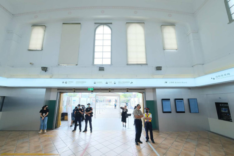 嘉義火車站改造後的售票大廳。   圖：交通部台灣鐵路管理局 / 提供