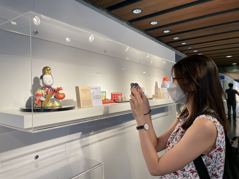 此巡迴展已於巴基斯坦、越南等國展出並廣受好評，精選67件日本人形作品由海外運輸抵台，陶博館為國內第一個展出地點，在盛夏帶給觀眾豐富的視覺饗宴。   圖：鶯歌陶瓷博物館提供