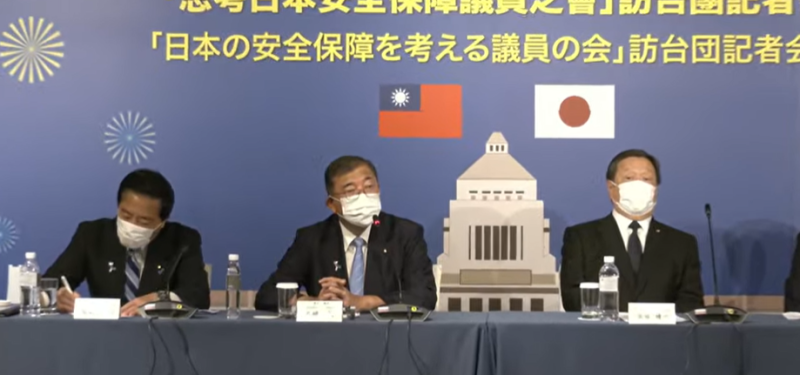 日本跨黨派國會議員所組「思考日本安全保障議員之會」今天(30日)召開訪台記者。   圖：外交部YouTube