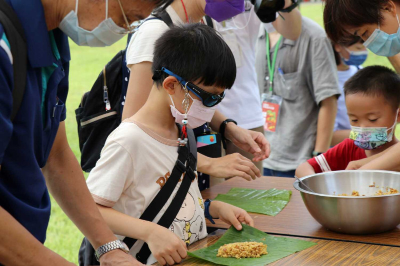 小米粽製作體驗。   圖：十三行博物館提供