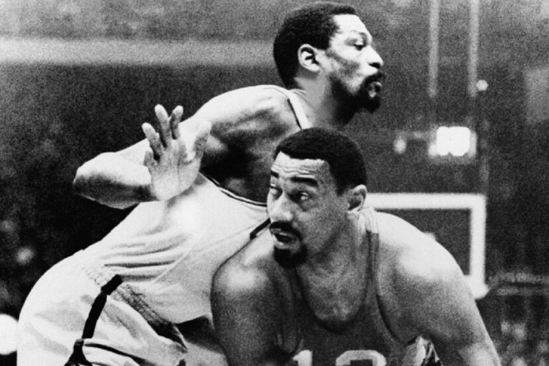 Bill Russell對抗Wilt Chamberlain。   圖／美聯社／達志影像