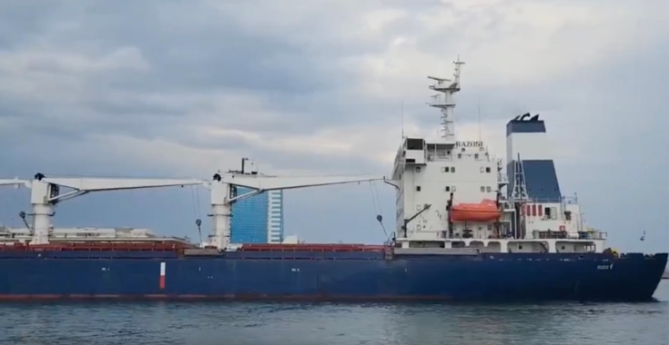 普京威脅將退出「黑海糧食協議」。圖為裝滿烏克蘭穀物的船隻正離開敖德薩港。   圖 : 翻攝自臉書