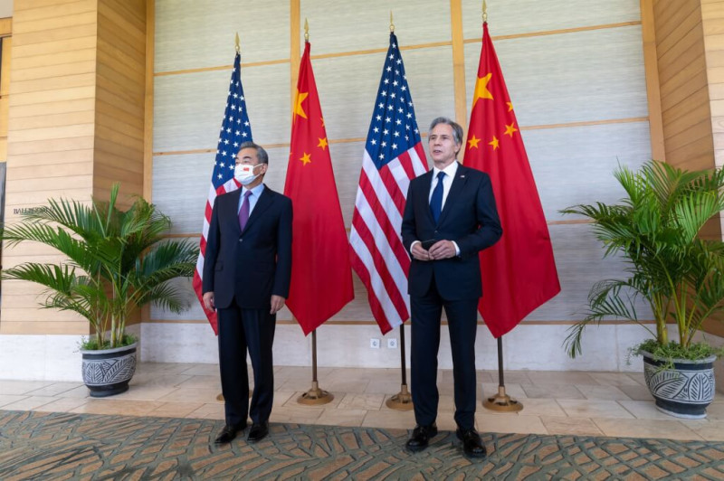 布林肯（右）曾和王毅（左）7月出席印尼峇里島舉行的G20會議。   圖：翻攝美國國務院flickr