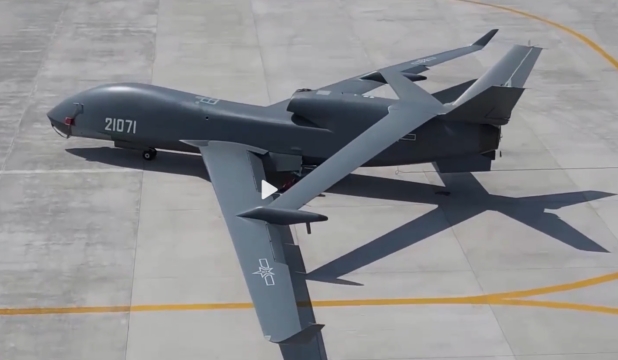 中國解放軍空軍近日在官方微博公布最新開發的無偵-7 高空長程無人機，仿美國的全球鷹無人機來打造。   圖 : 翻攝自解放軍官方微博