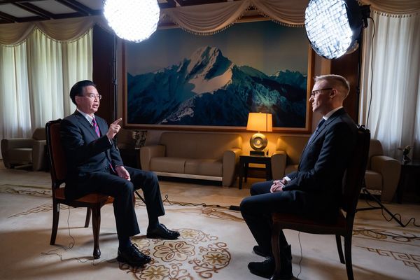 外交部長吳釗燮8日接受美國有線電視新聞網 （CNN） 專訪。   圖：外交部提供
