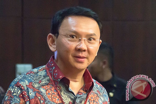 印尼雅加達華裔省長鍾萬學因涉嫌褻瀆宗教，16日遭到警方列為嫌犯並限制出境。他表示樂於見到這樣的結果，是一個展示民主程序的好機會。   圖：GWO提供