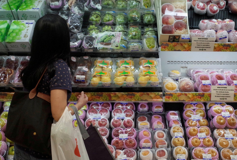 對於日本福島核災周遭4縣食品進口，高達7成3民眾不贊成。圖為日本出口的水果。   圖：達志影像/路透社資料照片
