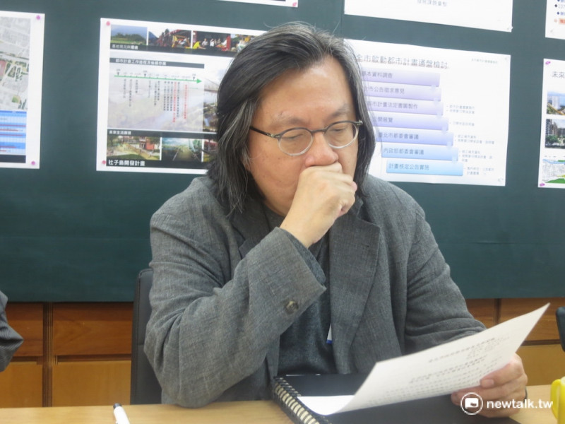 北市都發局17日上午召開「台北市全市通盤檢討記者會」，局長林洲民宣布，將啟動北市「全市行政區都市計畫通盤檢討」作業。   圖：呂佳峻/攝